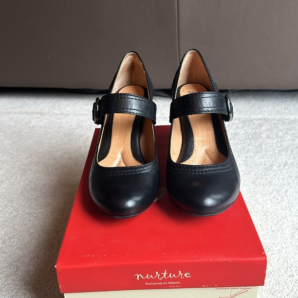 Black Nurture Wittney Pumps - size 7.5 - Picture 2 of 7